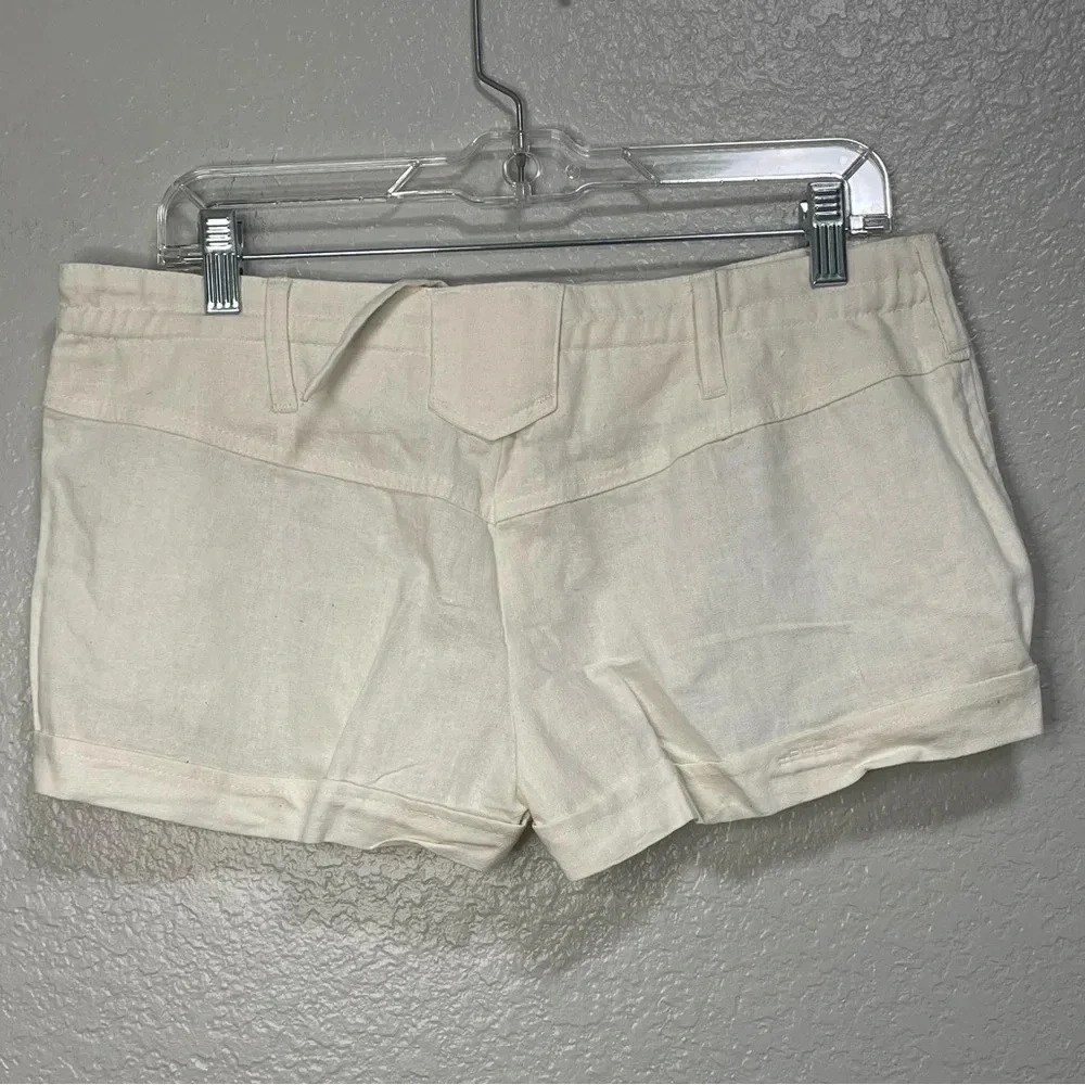 Body Central Women’s 100% Linen White Cuffed Shorts Size Medium - Picture 3 of 5